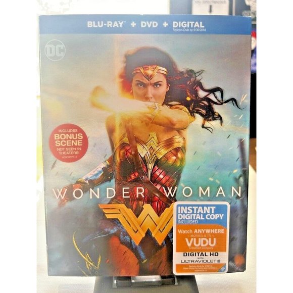 Blu-Ray + DVD - Wonder Woman Gal Gadot Chris Pine - Picture 1 of 2